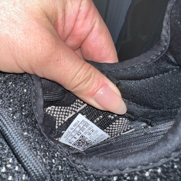 Yeezy Boost 350 V2 'Oreo' 2022 * Authentic* - Picture 8 of 9